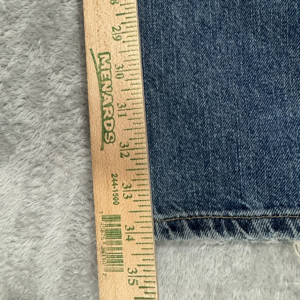 Levis very slight
